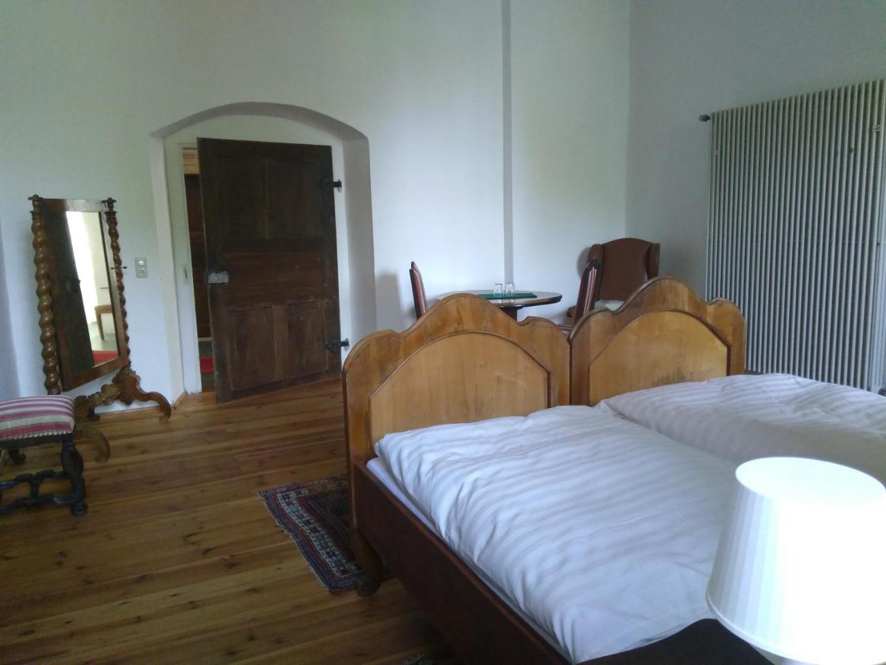 Ferienzimmer Im Schloss Burgpreppach Exterior foto